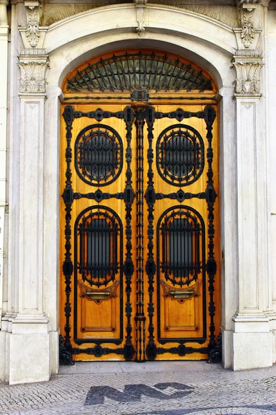 Detail vchodu do radnice, Lisabon, Portugalsko — Stock fotografie