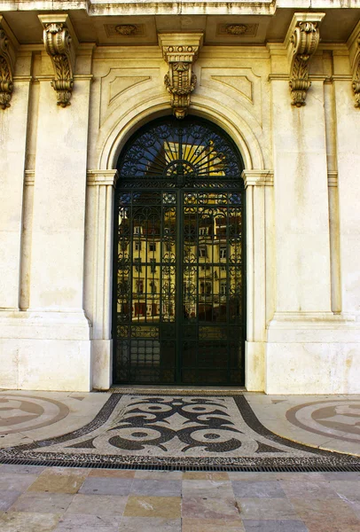 Szczegóły wejścia głównego z ratuszem, Lizbona, Portugalia — Zdjęcie stockowe