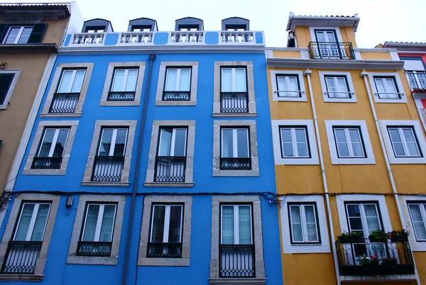 Detalhe de alguns edifícios antigos em Lisboa, Portugal — Fotografia de Stock