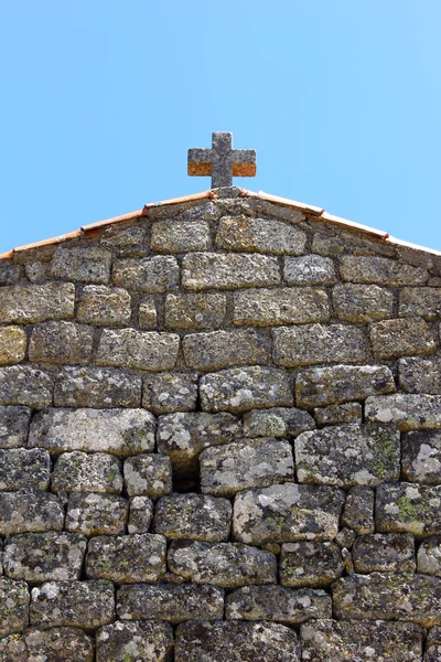 Detalj av en kyrka på monsanto, portugal — Stockfoto