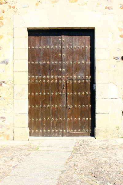 Detail van een deur caceres, Spanje — Stockfoto