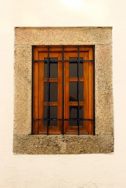 Detail eines alten Fensters, marvao, portugiesisch — Stockfoto