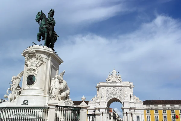 Statua di Re Giuseppe nella piazza del commercio, Lisbona, Portogallo — Foto Stock