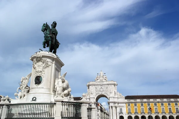 Koning Jozef standbeeld op het plein van de handel, Lissabon, portugal — Stockfoto