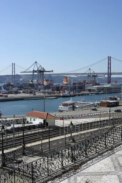 25 april Bridge, Lissabon, Portugal — Stockfoto