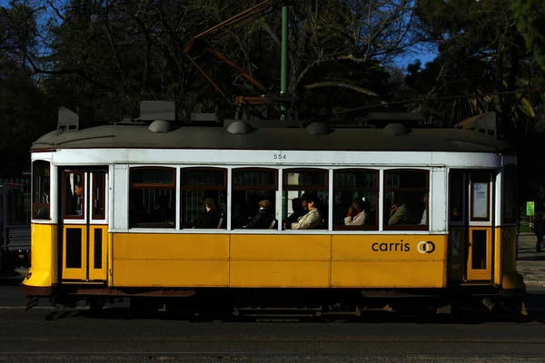 Tramvaj č. 28, Lisabon, Portugalsko — Stock fotografie