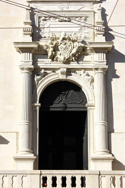 Detalhe de uma porta, Lisboa, Portugal — Fotografia de Stock