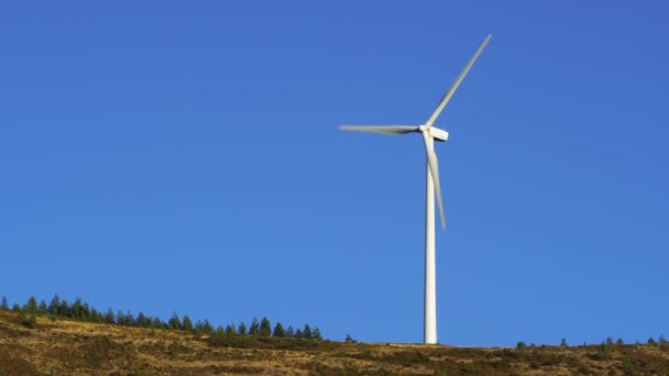 Portugal Wind Turbine Eolic Moving Lousa Portuguese Mountain Range — Wideo stockowe