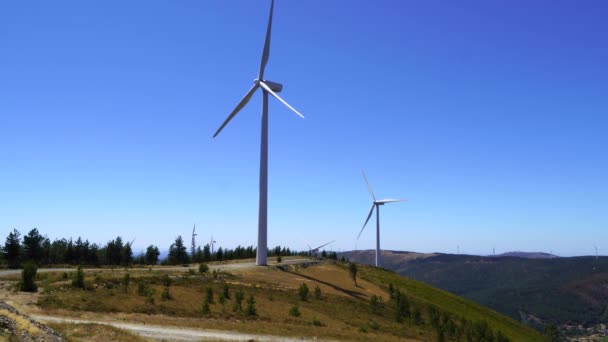 Portugal Wind Turbine Eolic Moving Lousa Portuguese Mountain Range — Stockvideo