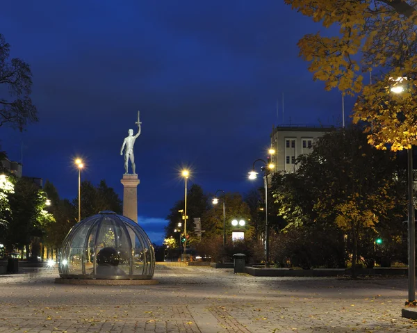 Park Tamperében (Finnország) éjszaka — Stock Fotó