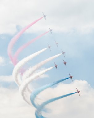T1 jet uçağı air Show Şahin