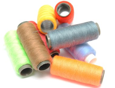 yığın çok renkli bobin iplik