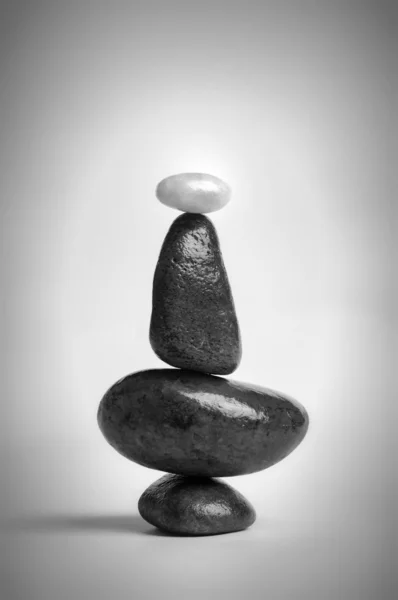 堆鹅卵石石头 — 图库照片