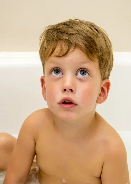 Симпатичный трёхлетний мальчик — стоковое фото