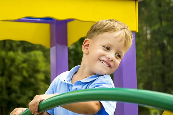 Retrato de menino bonito — Fotografia de Stock