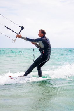 Karadeniz, Kırım'ın kitesurfer