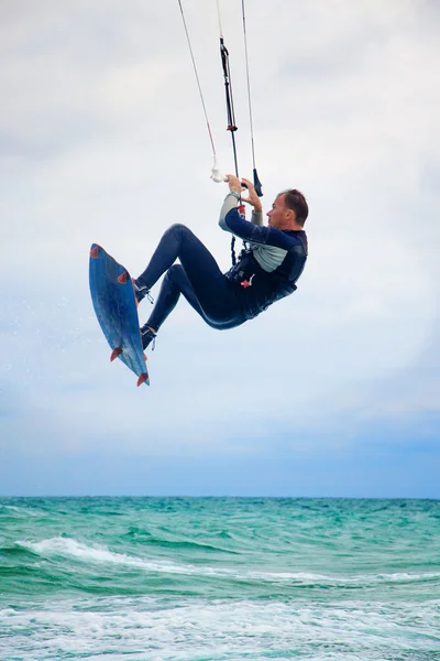 Kitesurfer in the air of Crimea — Stock Photo, Image