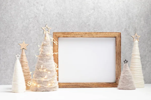 Fondo Artesanal Navideño Con Conos Hilo Hechos Mano Colores Naturales — Foto de Stock