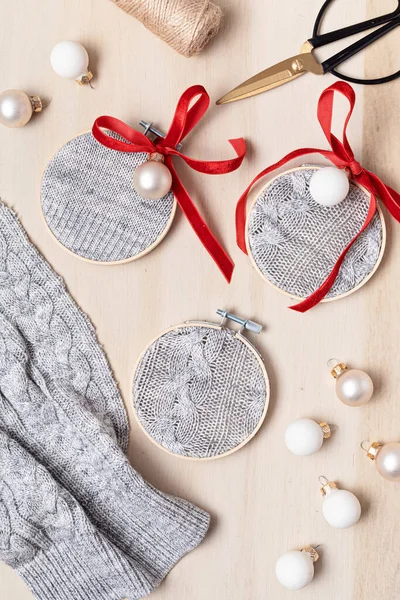 Diy Project Christmas Ornaments Made Repurposed Old Sweater Embroidery Hoops — Stock Photo, Image