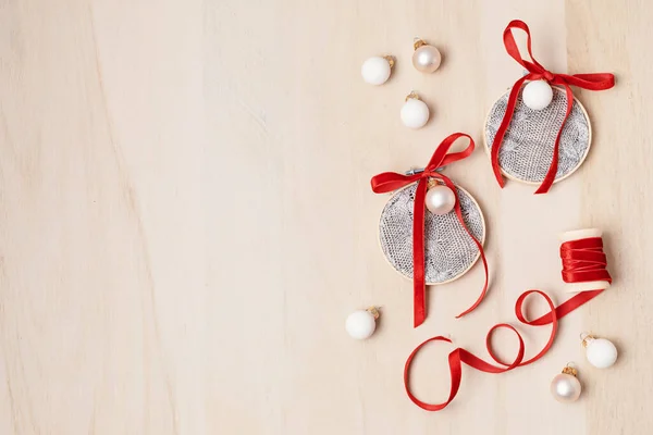 Projeto Diy Enfeites Natal Feitos Suéter Velho Reaproveitado Aros Bordado — Fotografia de Stock