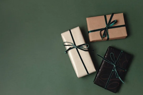Fondo Navidad Con Cajas Regalo Sobre Fondo Verde Celebración Navidad — Foto de Stock