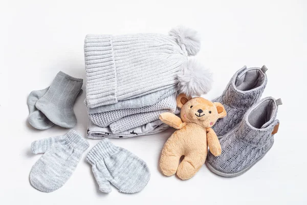Koleksi Lucu Organik Pakaian Bayi Dan Booties Pakaian Yang Netral — Stok Foto