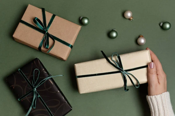 Fondo Navidad Con Cajas Regalo Sobre Fondo Verde Celebración Navidad — Foto de Stock