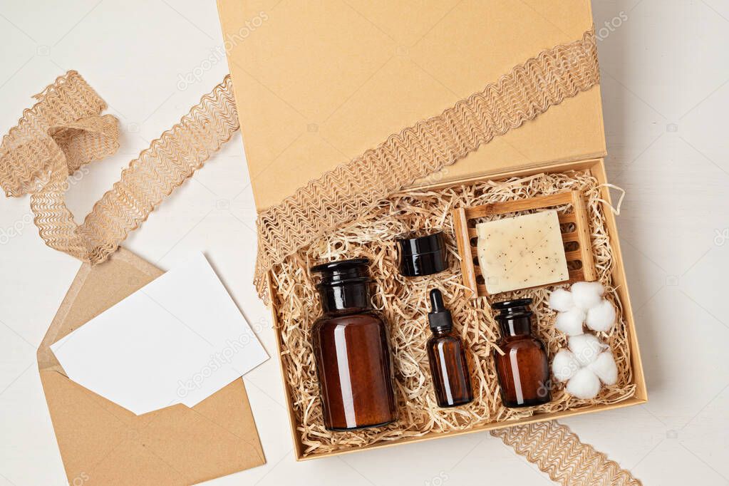 Self care package, seasonal gift box with plastic free organic cosmetics products. Personalized eco friendly basket for family and friends for thankgiving, christmas, mothers, fathers day