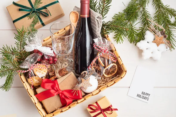 Refined Christmas Gift Basket Culinary Enthusiats Bottle Wine Mulled Wine — Stock Photo, Image