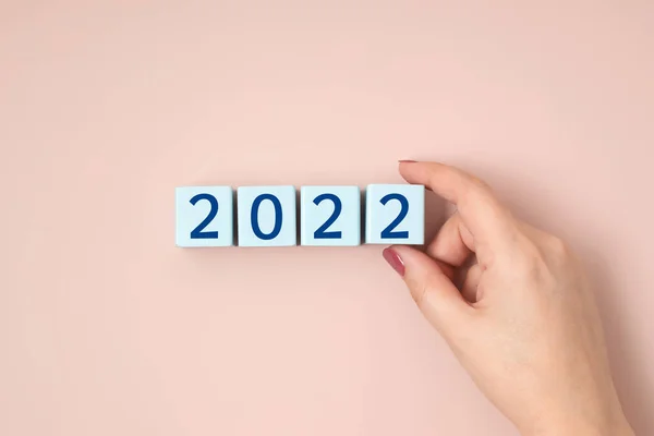 2022 큐브입니다 2022 아이디어의 시작입니다 목표와 해상도 평평하게 위에서 바라본 — 스톡 사진