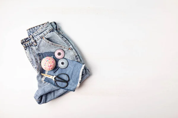 Jeans Shorts Tools Repair Old Clothes Slow Fashion Circular Economy — Stock Photo, Image