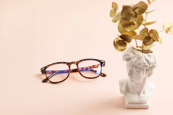 Stylish Eyeglasses Pastel Background Optical Store Glasses Selection Eye Test — Stock Photo, Image