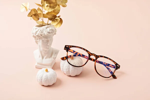 Gafas Con Estilo Sobre Fondo Pastel Tienda Óptica Selección Gafas — Foto de Stock
