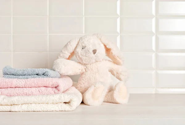 Set Baby Towels Child Organic Hygiene Bunny Toy Bathroom — Zdjęcie stockowe