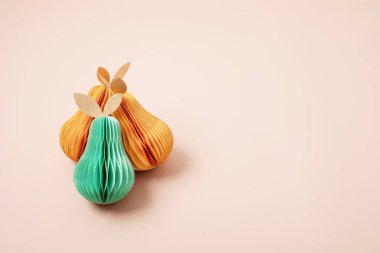 İskandinav bal peteği Noel 'i ve Şükran Günü kağıt süslemeleri. Modern Noel süslemesi, minimalist ve plastiksiz