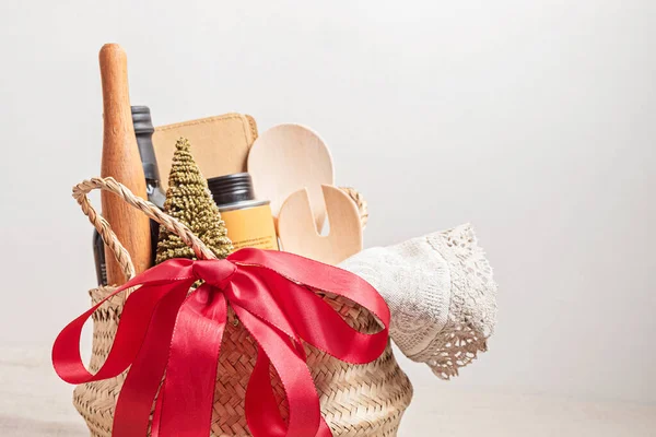 Canasta Regalo Navidad Refinada Para Entusiastas Culinarios Con Botella Aceite — Foto de Stock