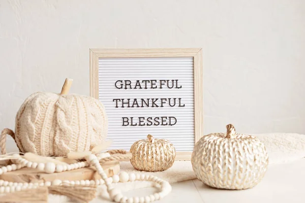 Felt Letter Board Text Grateful Thankful Blessed Autumn Table Decoration — Stock Photo, Image
