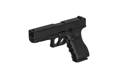 Modern yarı otomatik tabanca. Nefsi müdafaa için kısa namlulu bir silah. Polisi, özel kuvvetleri ve orduyu silahlandırmak. Beyaz arkaplanda izole et.