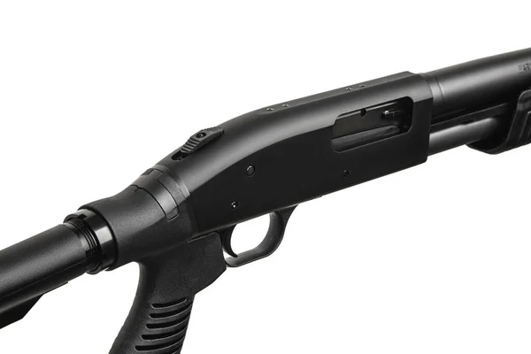 Rifle sniper de brinquedo de madeira com mira telescópica isolada no fundo  branco