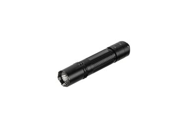 Modern metal LED fener siyah renkli. Taşınabilir el feneri beyaz arkaplanda izole edilir.