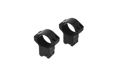 Beyaz arka planda izole edilmiş bir tüfeğin dürbünü için yapılmış hızlı bir bağlantı kopması. Keskin nişancı Dürbünü Hızlıca Bırak.