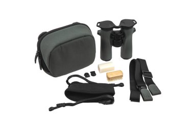 Modern dürbünler. Uzun mesafelerde gözlem için optik bir araç. Beyaz arkaplanda izole et.