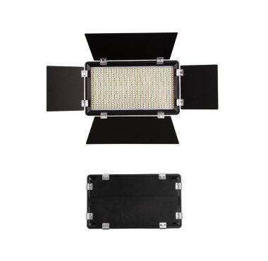 Fotoğraf ve video lambası beyaz arkaplanda izole edildi. Işık akışı oluşumu için özel panjurlu LED lamba. Fotoğraf ve video aydınlatma armatürü.