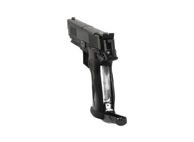 Hava tabancası. Hava yumuşaklığı, spor ve eğlence için modern pnömatik silah. Bir manken, gerçek bir tabancanın kopyası. Beyaz arkaplanda izole et.