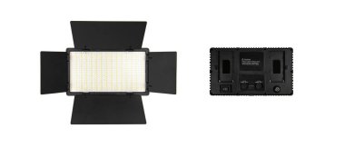 Fotoğraf ve video lambası beyaz arkaplanda izole edildi. Işık akışı oluşumu için özel panjurlu LED lamba. Fotoğraf ve video aydınlatma armatürü.