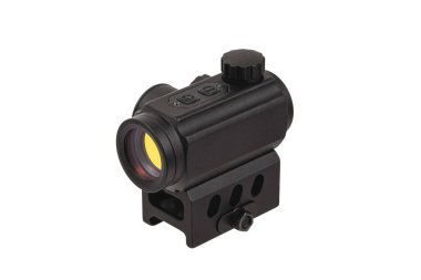 Modern optik kolatör görüşü. Kısa mesafeden ateş etmek için nişan alma cihazı. Beyaz arkaplanda izole et.