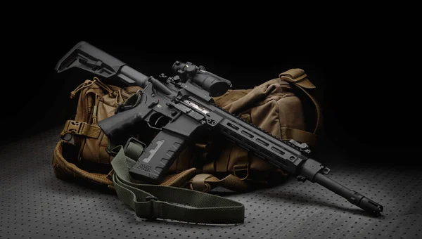 Modern Automatic Carbine Collimator Sight Weapon Lies Military Backpack Rifle — Fotografia de Stock