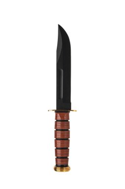 Siyah bıçaklı ve tahta saplı modern avcı bıçağı. Çelik kollar. Beyaz arkaplanda izole et.