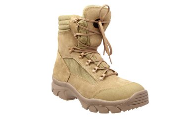 Modern asker botları. Yeni çöl bej ayakkabıları. Beyaz arkaplanda izole et.