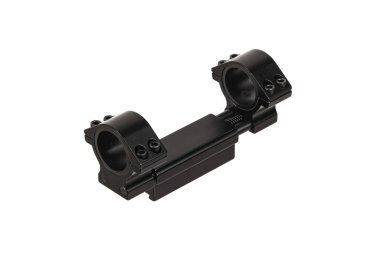 Beyaz arka planda izole edilmiş bir tüfeğin dürbünü için yapılmış hızlı bir bağlantı kopması. Keskin nişancı Dürbünü Hızlıca Bırak.